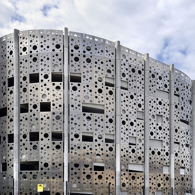 kupować 3mm Perforated Aluminium Wall Panels PVDF Coating Customized for Building Decoration online manufacture