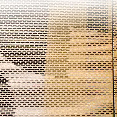 kupować 1.5mm - 3mm Perforated Aluminium Decorative Wall Panel Chemiczna odporność online manufacture