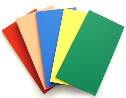 Wytrzymały panel kompozytowy z aluminium w kolorze wycięty do rozmiaru do dekoracji budynków