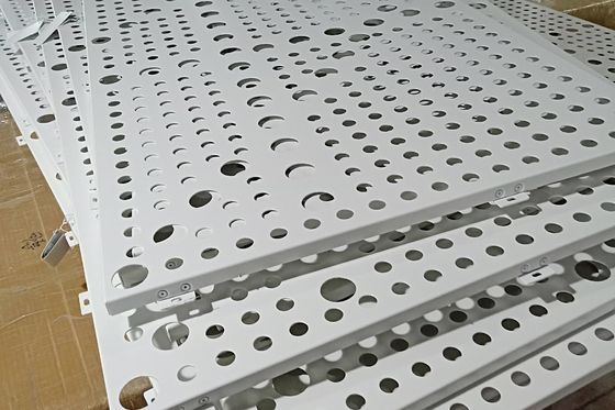 Perforatowane dekoracyjne panele ścienne z aluminium do okien