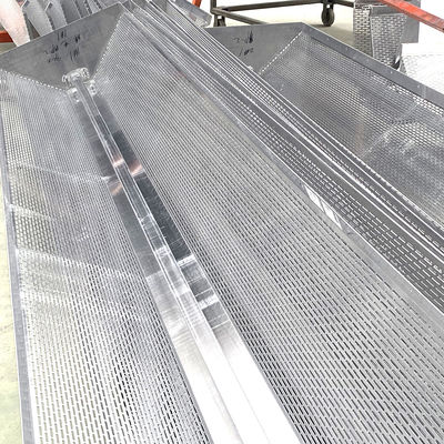 Anodyzowane wzory cięcia laserowego Perforatowane panele okładzin aluminiowych Niestandardowe trwałe dekoracje fasady budynku